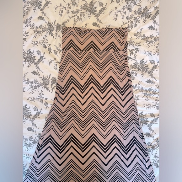 DUSTY PINK MAXI SKIRT - Picture 2 of 3